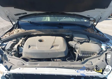 2017 Volvo Xc60 T5 Inscription z USA, uszkodzony, nr VIN YV440MDU1H2196016